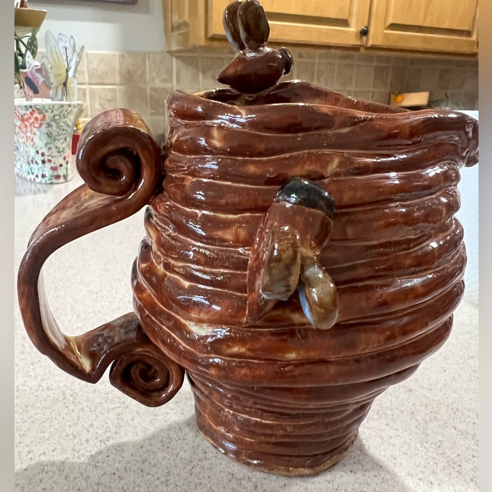 Vintage Handmade Brown Ribbed Ceramic Vase w/2 Attached Sitting Bees